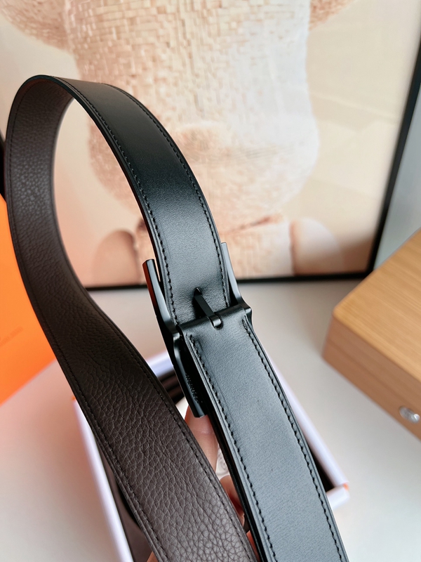 エルメスベルト背面デザイン